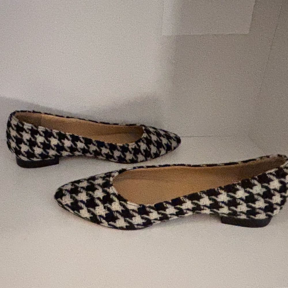 Talbots Black & White Houndstooth Pointed Flats - Picture 6 of 10